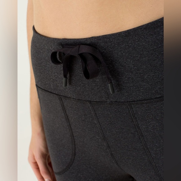 Lululemon Skinny Will Pants / Size 4 - Picture 3 of 12